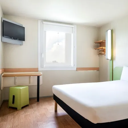 Ibis Budget Paris Porte de Bercy Отели рядом с достопримечательностью «12-й округ: Берси»