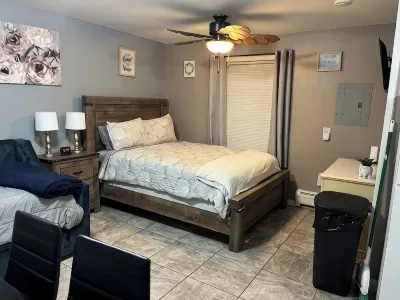 Just Like Being At Home- Newly Renovated Unit Hotels in 
