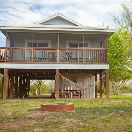 Llano River House - Waterfront with a View