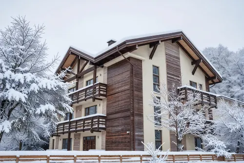 Vverh Guesthouse