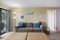 Cozy Pet-friendly Condo w/ Pool - 3-نجوم