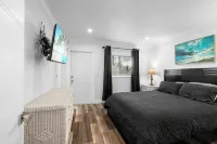 Unit  3 Lauderdale by the Sea Updated Two Bedrm/ 1st Floor200+- Steps to Beach - Villas