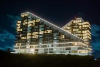 آكرا لاكشري أبارتمنتس آت ذا سيجنيتشر Hotels near زورولو