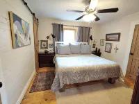 Charming cottage Pet Friendly 1 BR Tranquil Steele Wifi