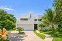Villa Mariposa, private pool, Jacuzzi & hot tub - Villas