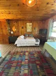 Lakefront 1950s Boathouse - Hagerman Hideaway - Homestays