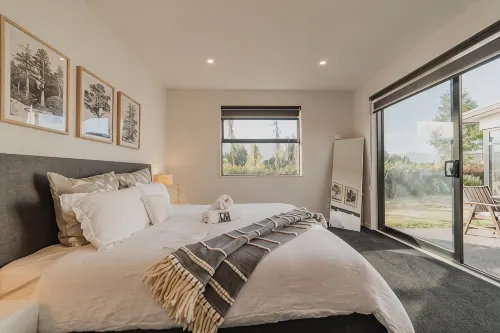 Zenith Escapes Your Quintessential 4BR Haven -  case vacanza in affitto