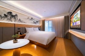 Yinyue Hotel (Wuhan Yellow Crane Tower Yangtze River Bridge)