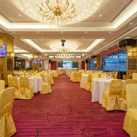 Metropolitan Hotel Отели рядом с достопримечательностью «Железнодорожная станция Чжанмутоу»