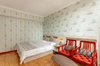 Jincheng Siji Yijia Hotel (People's Square)