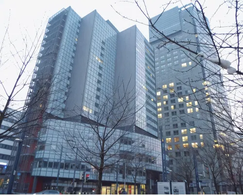โรงแรมลูนา โรงแรมใกล้ยูโรทาวเวอร์