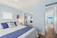 Oceanfront w/stunning open water views and private seawall! 30 mins to Key West! - WiFi