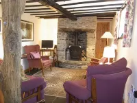 Upper Castlewright Cottage - spectacular views, historic gateway to Wales - Wi-Fi