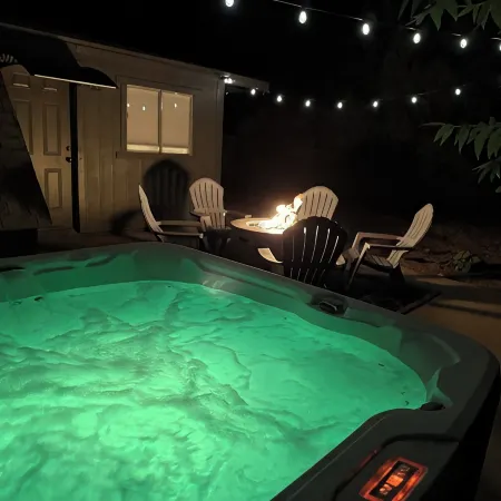 Iconic A-Frame with Hot Tub / Stargazing / King Bed / Pet Friendly Near Sedona!
