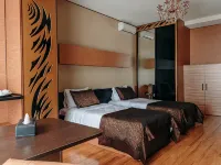 Bayil Breeze Hotel & Restaurant Hoteles cerca de Plaza de la Bandera Nacional
