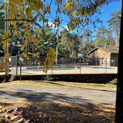 Spacious 5-bedroom house in enchanting Wisconsin Dells with AC, WiFi Hotel Exterior