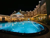 Avenra Gardens Hotel - Infinity Pools