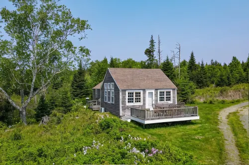 Charming Honeymoon Cottage on 18-acre Wooster Farm owned by Frank Benson