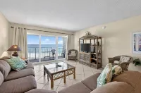 Top Floor Oceanfront 2Br w/ Balcony at Paradise Beach Club, Unit 447 - Wifi