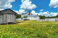 Charming 1-bedroom Pearl Cottage with WiFi in the historic Casey Jones Village