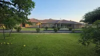 4-Bed House | Near Airport/Solar/Borehole/Secure/Family hol/Business trip/Events - 4-Star