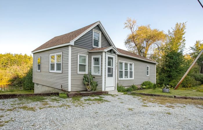 3-bedroom house in charming Meredith with WiFi, AC. Enjoy your stay