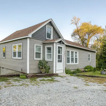 3-bedroom house in charming Meredith with WiFi, AC. Enjoy your stay