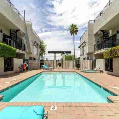 Fully Furnished Condo in the Heart of Old Town Scottsdale: Private Patio & Pool Fitness & Recreational Facilities