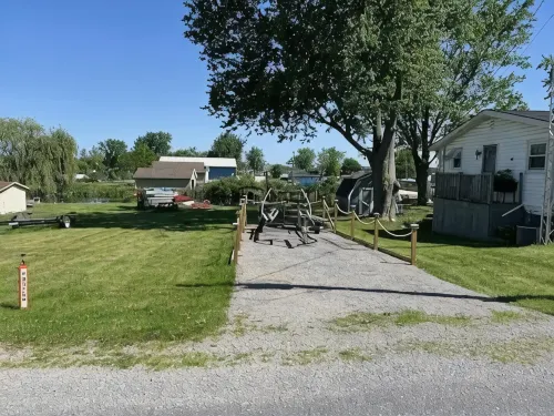 4-bedroom house in terrific Orland with AC, WiFi. Enjoy your stay - WiFi