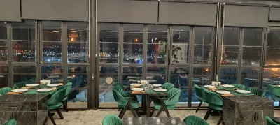 Sur Central Hotel โรงแรมใน