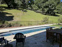 West Side 3BR/3BA - En suite layout, Pool&Hot Tub, nestled in oak covered hills! - Pools
