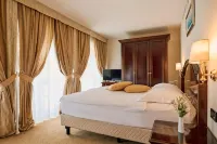 Arbiana Heritage Hotel - balcony
