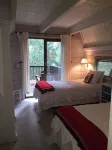 Amazing property & Shasta views, private lake, dark skies, close to everything - Homestays