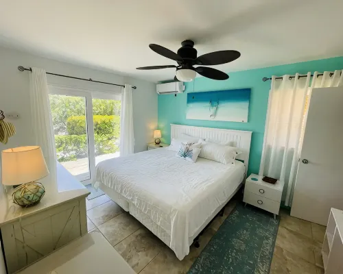 Fair Winds: Tropical Beach House, Stunning Ocean View, Pool, Steps to the Beach! ファーマーズ・ヒルのホテル
