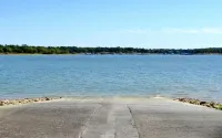 Makin Memories New Cabin Near Lake Texoma & Casino. A Mile to Marina/Boat Ramp.