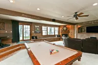 Log Home on Circle Lake - Now with Pickleball Court!