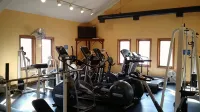 Perfect for family getaway, across from Mount Snow Mountain- Sleeps up to 12!