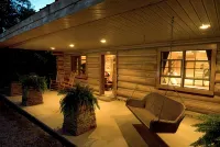 Erikas Dream - Handcrafted Log Cabin near River