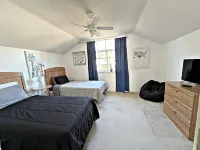 New! 4-bedroom/Pool/Jacuzzi/ PGA Top Golf Course - Villas