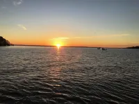Charming 2-bedroom fishing cabin located near Lake Sam Rayburn