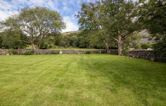Hen Stabl - A charming 18th century stone character stables conversion