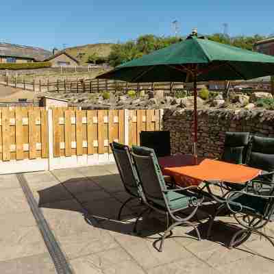 Stunning 3 bed cottage with exceptional views over fields and the Lakeland fells Hotel Exterior