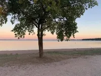 Cozy lakefront cabin - on both Big and Little Spirit Lake - シャレー