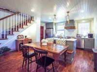Charming 2-bedroom + Loft  cottage in Maryville Tennessee