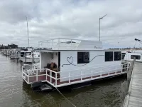 Piccolina Floating Accomodation - 4-Star