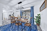 The Mid-Century Retreat