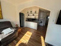 Cozy home with fenced yard and pet friendly. - WiFi