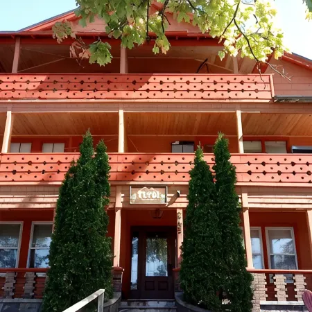 Awesome mountain view with private patio, Fantastic location right on Main St.