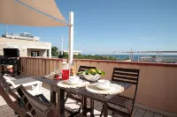 VILLA CALABERNARDO APARTAMENT RED 6 BEDS / 50 METERS FROM THE SEA