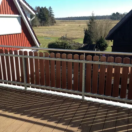 An der Wiese 1 für 2 Gäste Inkl. Bettw., Wlan, Südbalkon und Parkplatz am Haus Hotels in Prerow